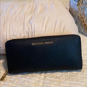 Large Michael Kors Wallet